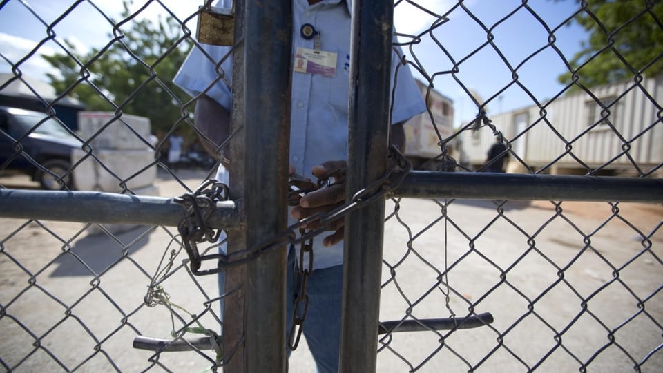 Dominikaner wollen vollständigen Zaun zu Haiti bauen
