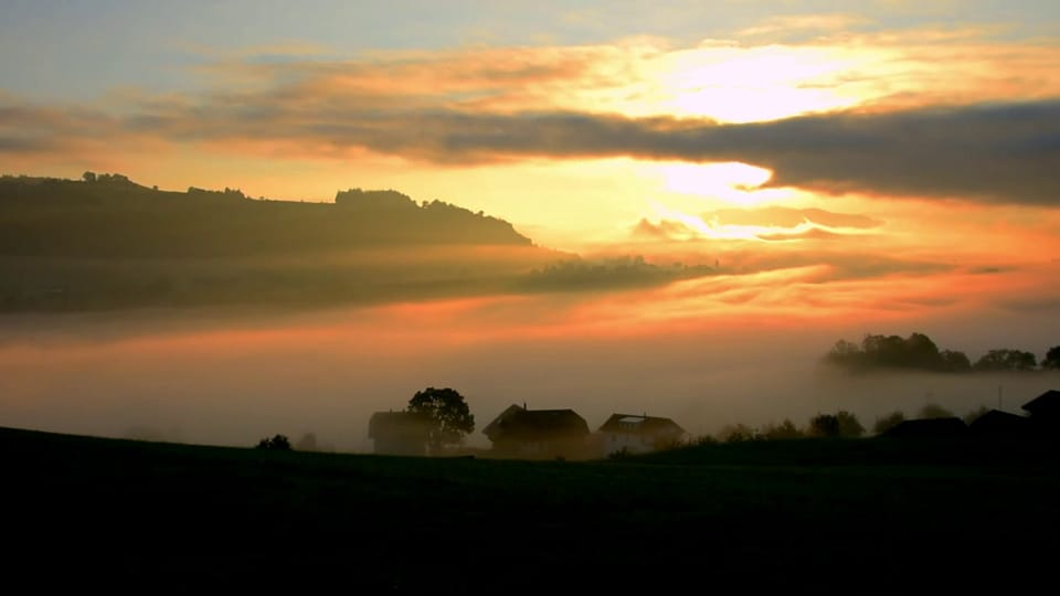 Sonnenaufgang mit Nebel vom 18. September in Rümligen/BE, #SRFMeteoVideo Lukas Wyss, 