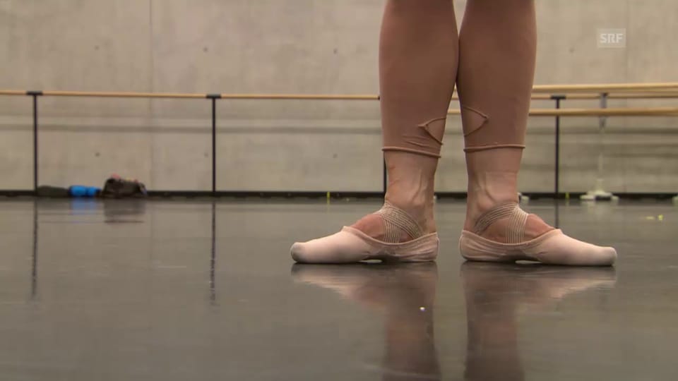 Ist die «dressierte» Fussstellung im Ballett unnatürlich?
