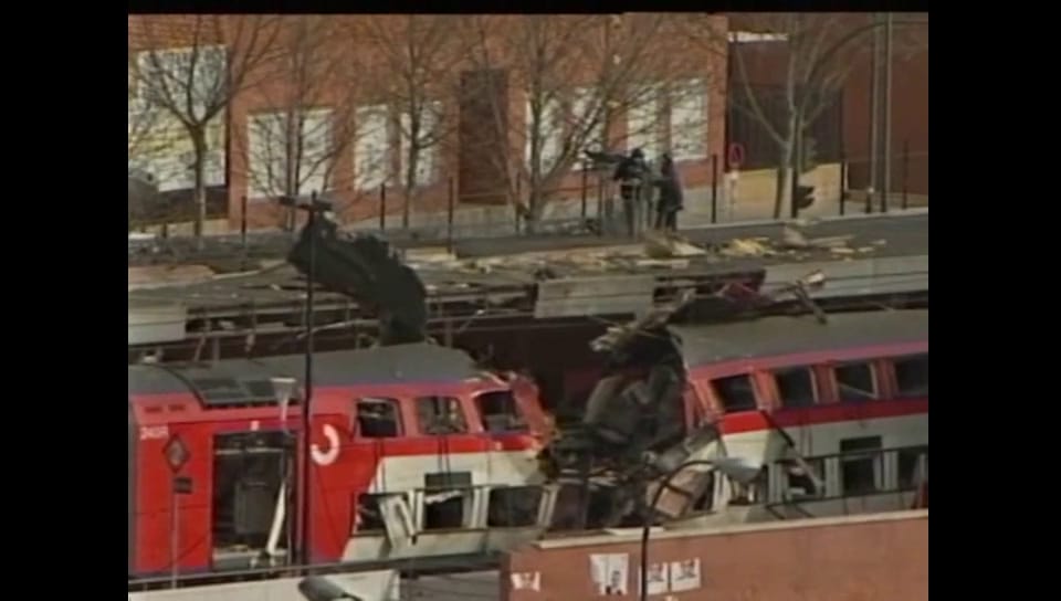 Aus dem Archiv: Terroranschlag auf Pendlerzüge in Madrid