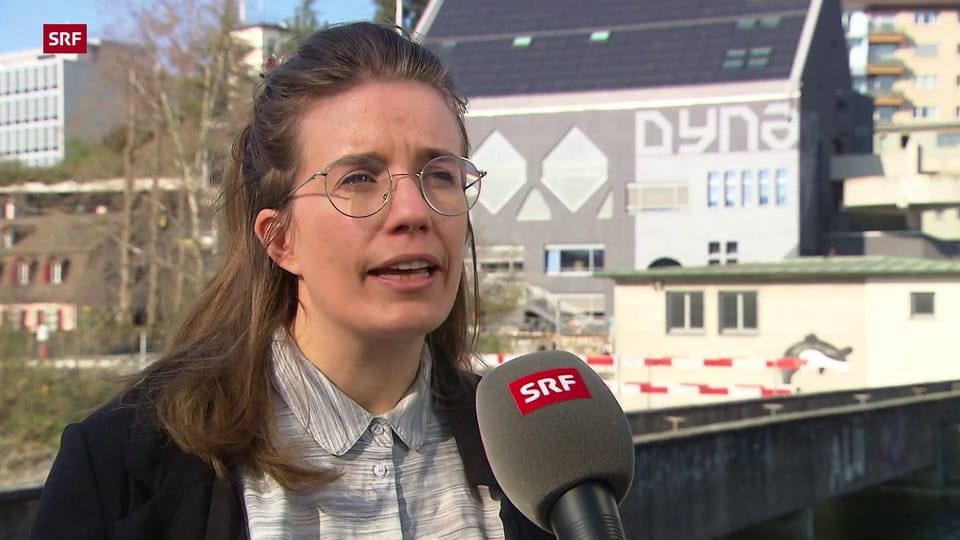Léonore Hälg (SES) erklärt die Gründe, wieso städtische Gemeinden weniger mit erneuerbarer Energie heizen