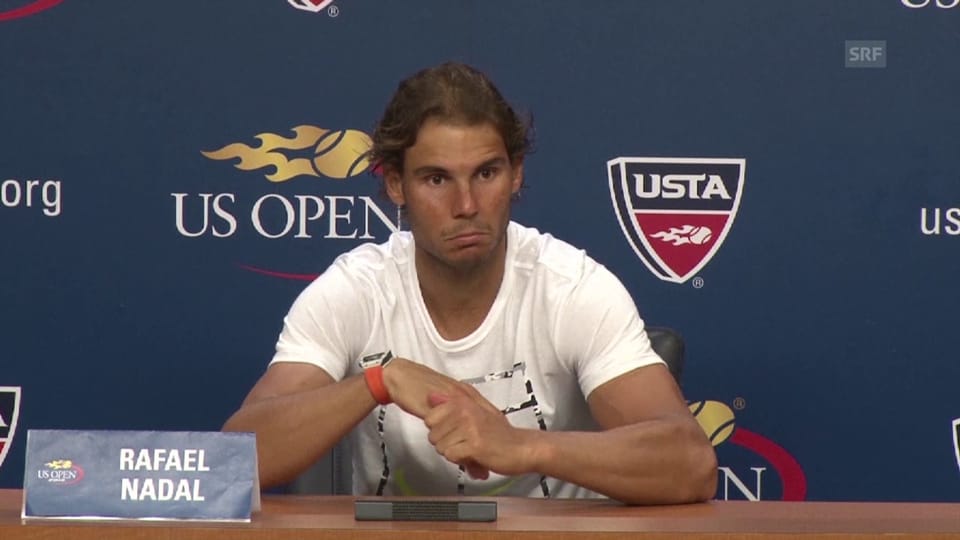 Ein unglücklicher Nadal an der Medienkonferenz (Quelle: SNTV)