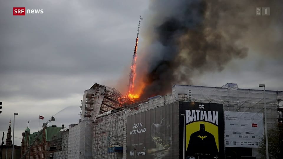 Aus dem Archiv: Historische Börse in Kopenhagen steht in Flammen
