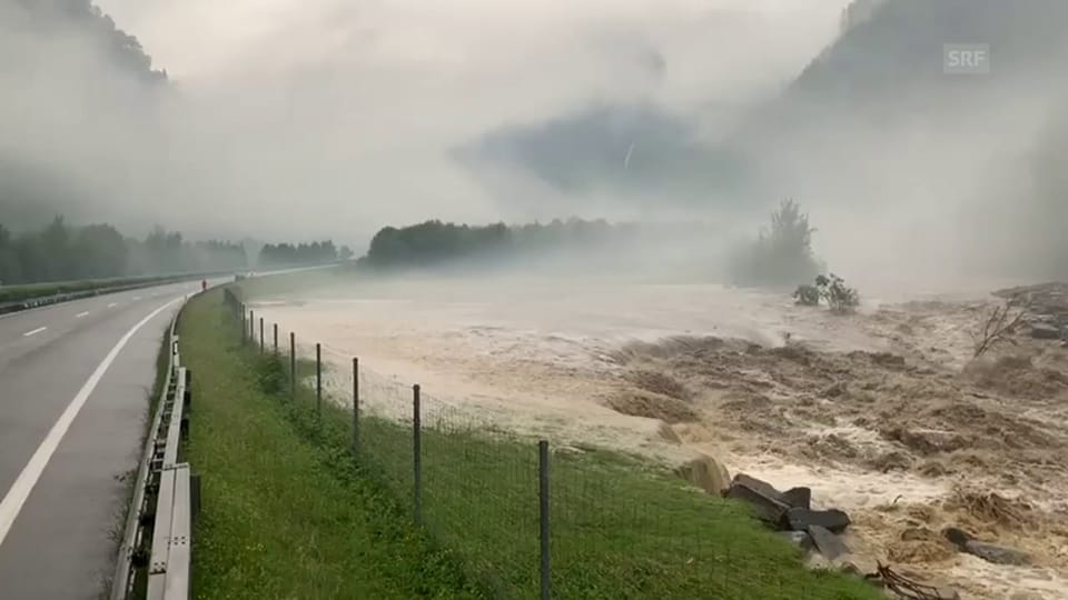 Überschwemmung im Misox (GR) – A13 musste gesperrt werden