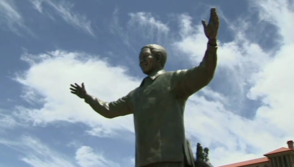 Zumas Erklärungen zur Mandela-Statue (engl.)