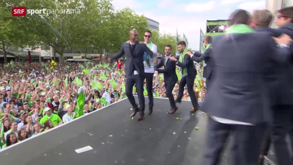 Wolfsburg wird von tausenden Fans empfangen