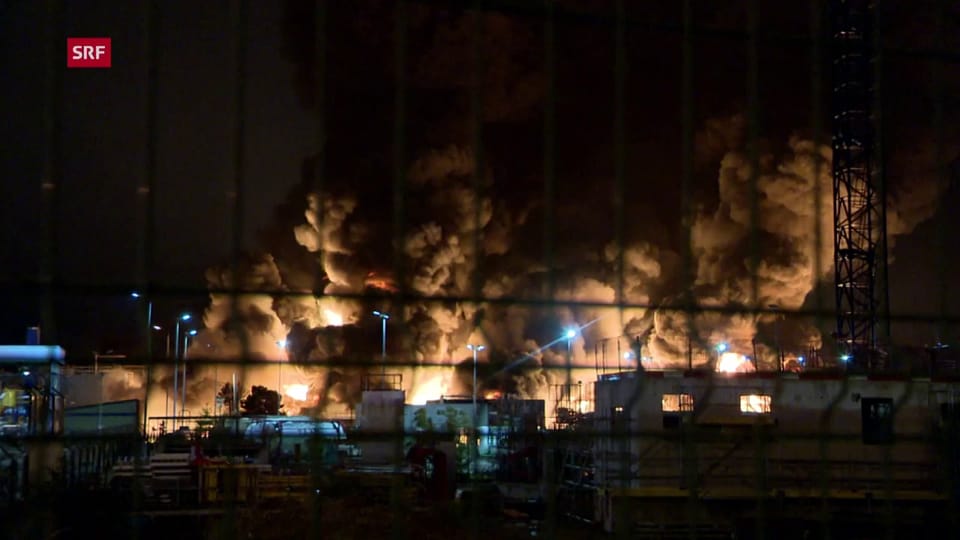 Bislang kamen keine Menschen beim Fabrik-Brand zu schaden