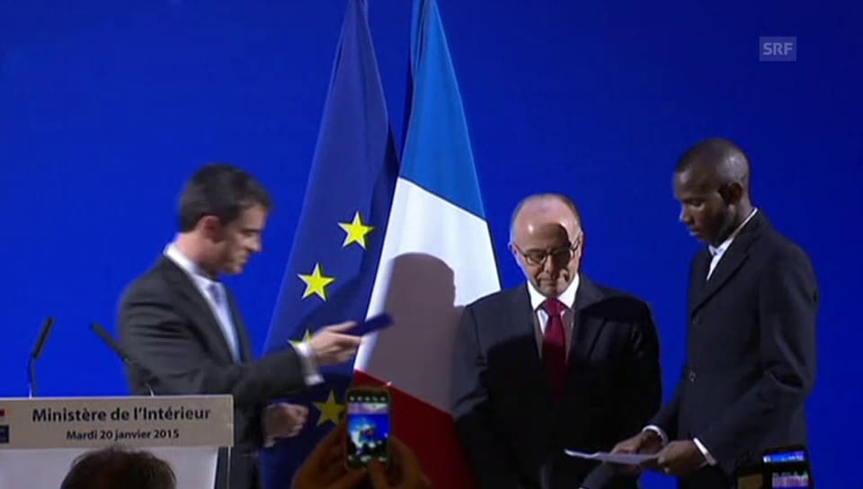 Lassana Bathily bekommt den französischen Pass (unkom.)