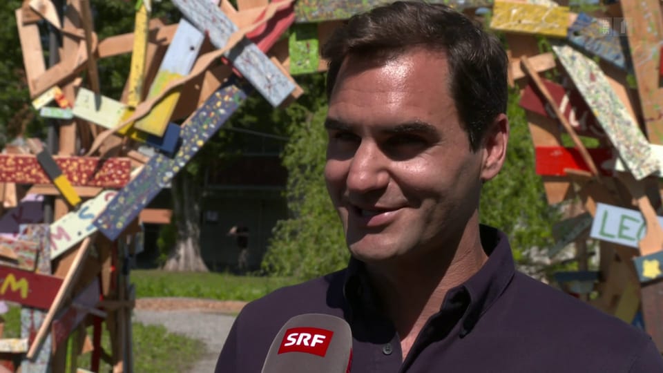 Roger Federer eröffnet in Emmen einen Spielplatz