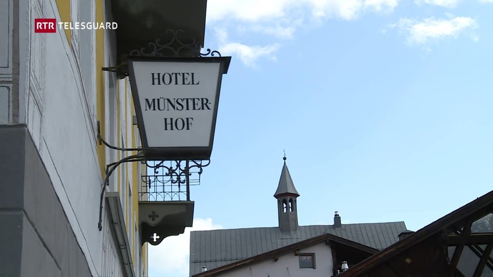Dus giuvens da la Val Müstair dattan nova vita al hotel Münsterhof