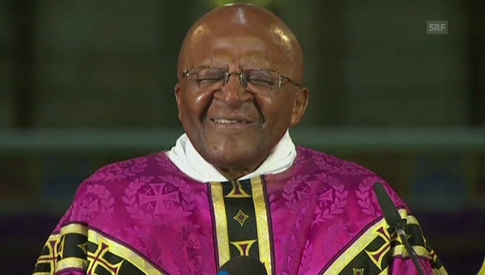 Desmond Tutu in einem Gottesdienst zu Mandelas Tod (engl.)