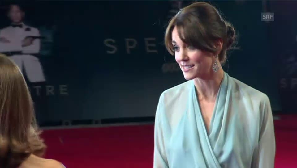 Kate gemeinsam mit William und Harry an der Bond-Premiere