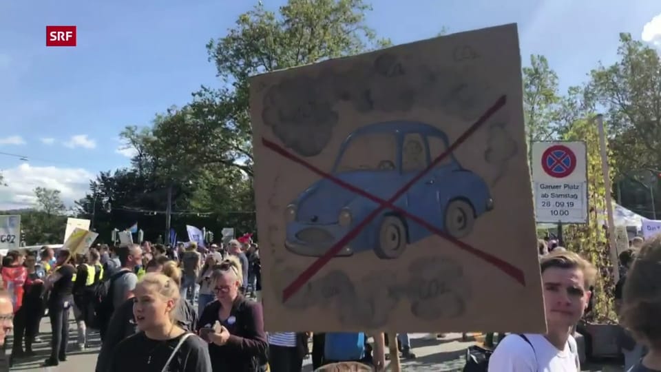 Protest cunter la midada dal clima a Berna