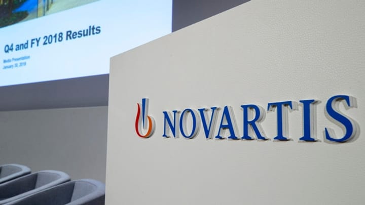 Novartis will den heutigen Stand von rund 10'000 Mitarbeitenden in der Schweiz halten.