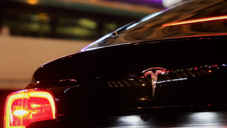 Paris: Taxifirma setzt Tesla-Fahrzeuge nach tödlichem Unfall aus