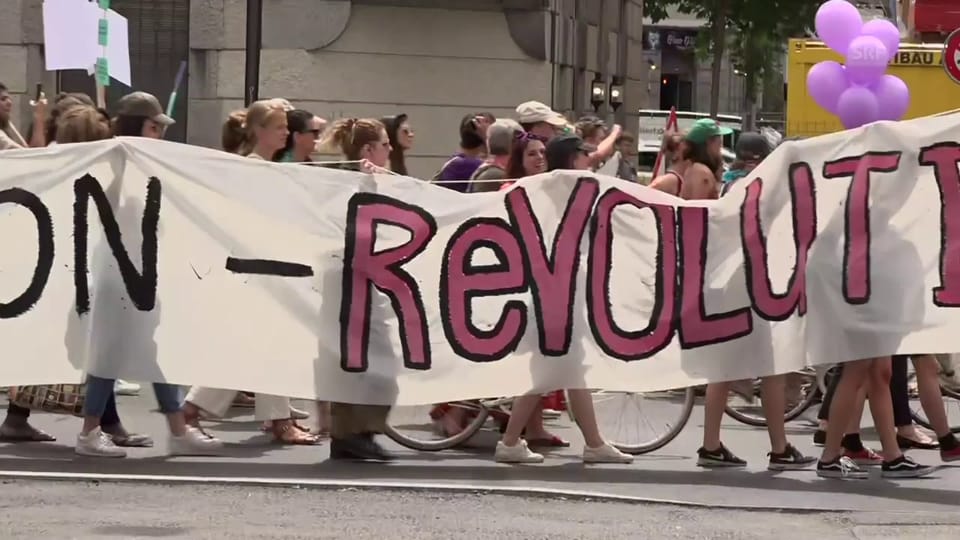 Der Zürcher Frauenstreik zog Zehntausende an