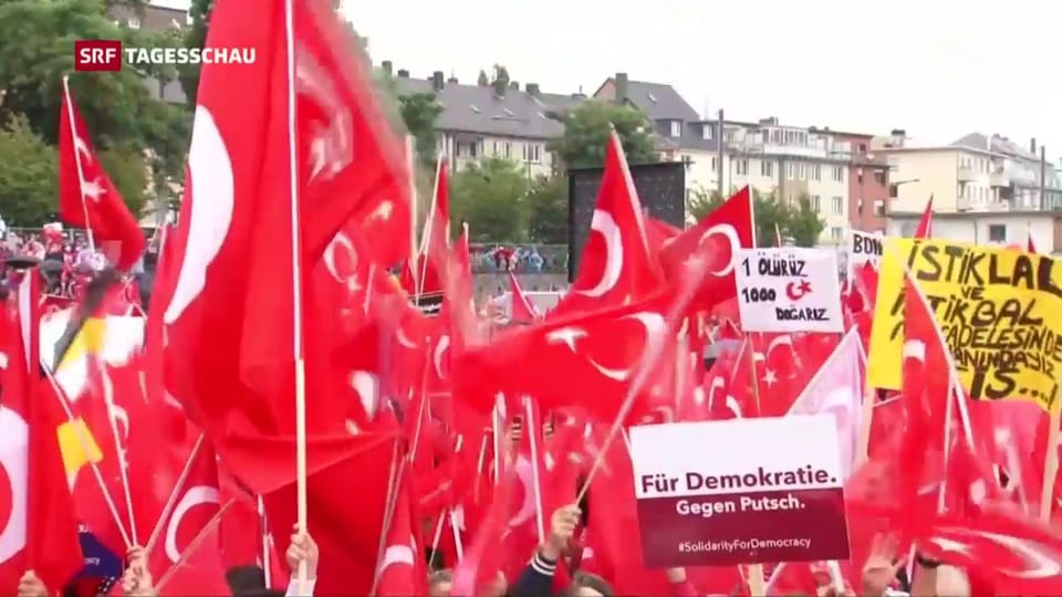 Grossdemo in Köln: Tausende huldigen Erdogan