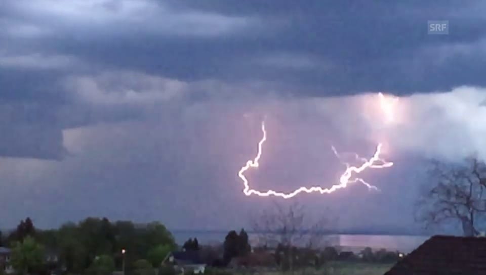Blitze über dem Bodensee (SRF Augenzeuge: Stefan Inhelder)