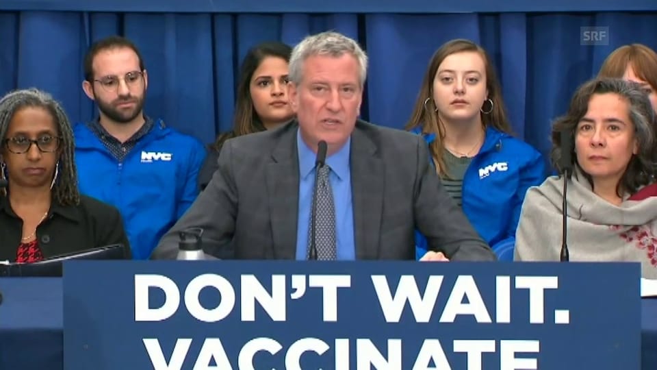 Bill de Blasio ruft zu Masern-Impfungen auf (englisch)