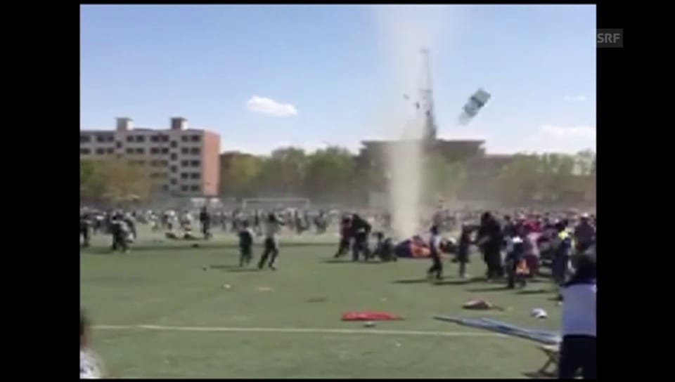 Mini-Tornado wirbelt Sportfest durcheinander