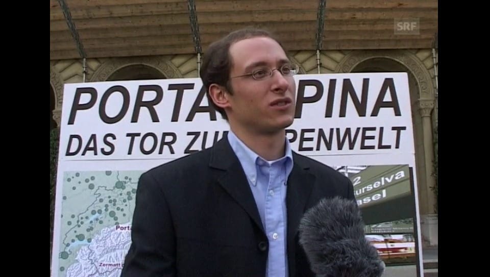 La petiziun per la Porta Alpina vegn surdada a Berna