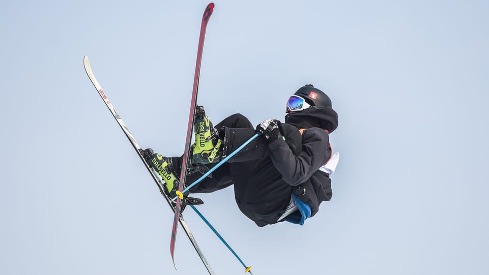 Die Ski und Snowboard Freestyler trainieren auf Schnee (Radio SRF 3)