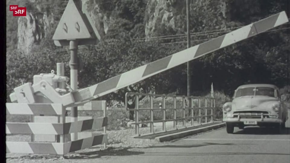 Neue vollautomatische Bahnbarrieren (1957)