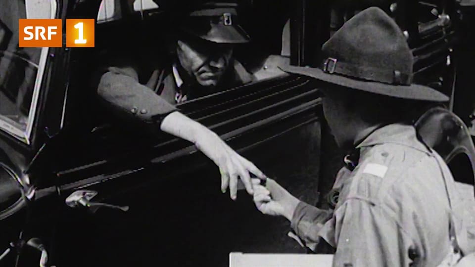 Pfadfinder sammeln während dem Zweiten Weltkrieg Geld 