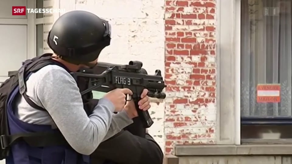 Polizei jagt in Brüssel Bewaffnete nach Anti-Terror-Razzia