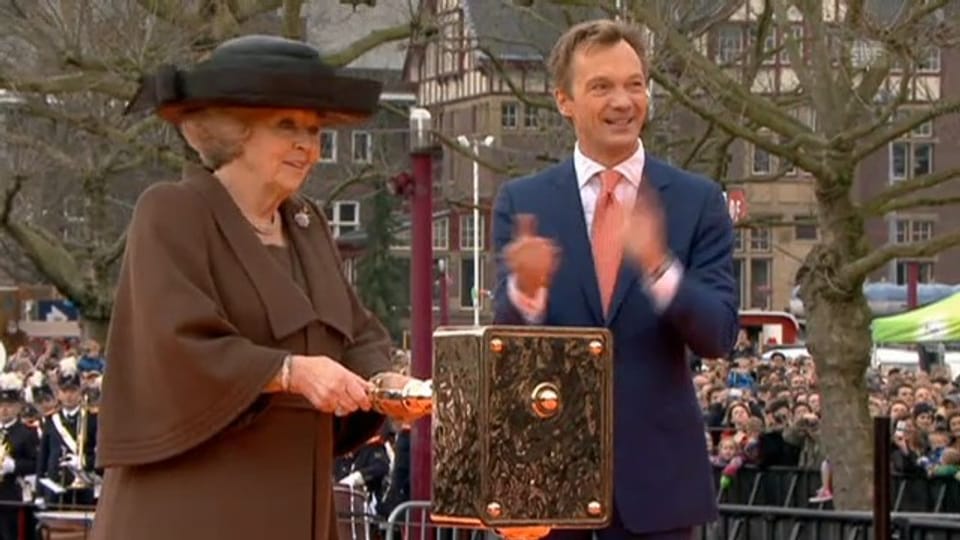 Königin Beatrix eröffnet das Reichsmuseum