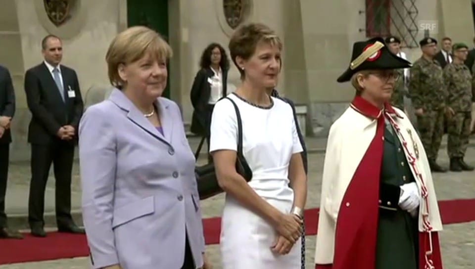 Angela Merkel wird in Bern empfangen