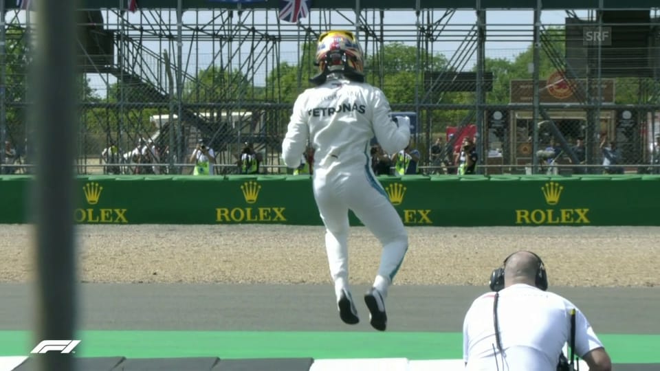 Hamilton lässt beide Ferraris hinter sich