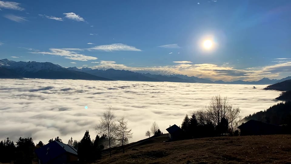Hochnebel im Rhonetal in Aminona/VS, Obergrenze bis 1800 m, 17. November, Tobias Gimmel