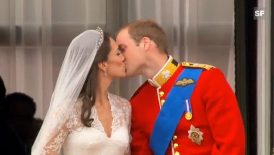 Prinz William und Kate: Der Kuss (unkommentiert)