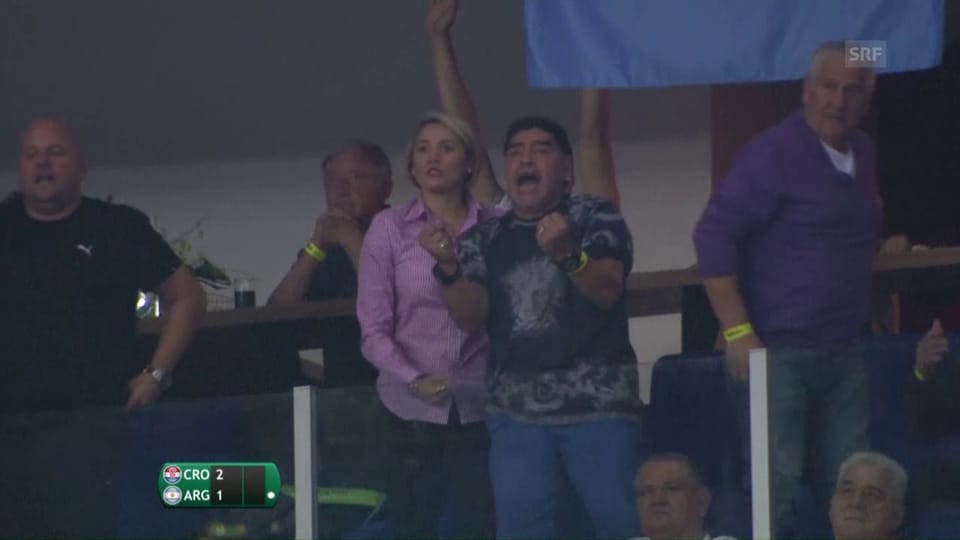 Maradona jubelt bei Del Potros Sieg auf der Tribüne mit (SNTV)