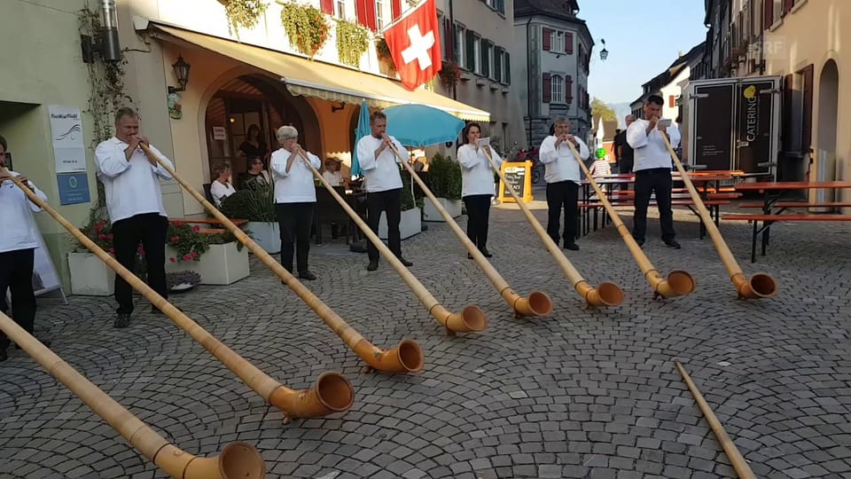 Alphorngruppe Jöüri live auf dem «Dorfplatz» Sargans