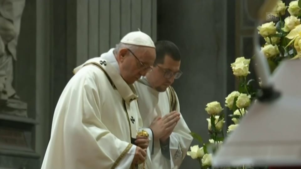 Papst feiert Christmette im Petersdom