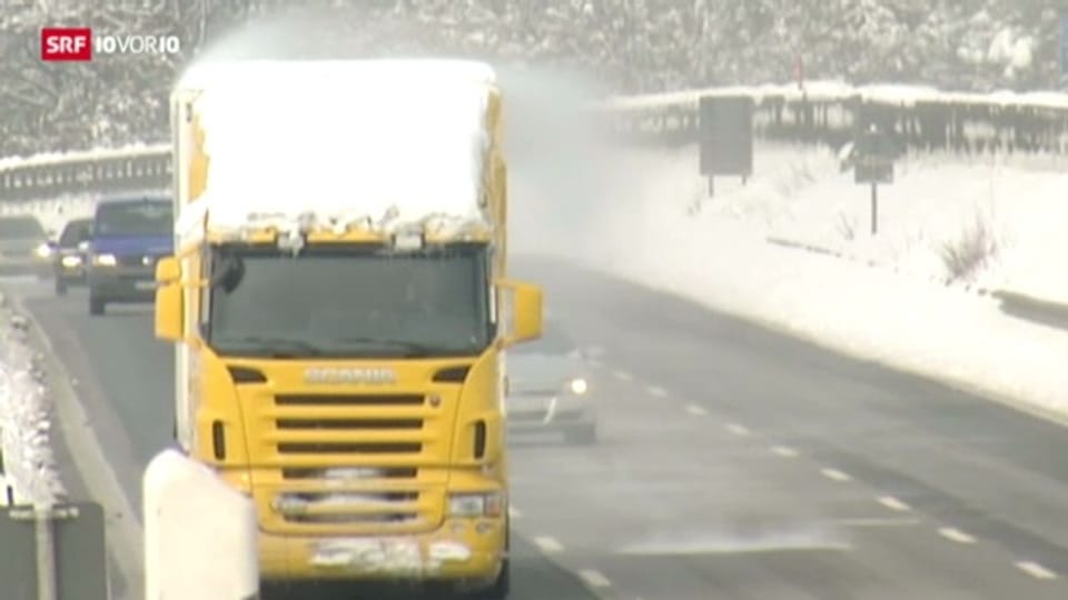 Gefahr durch Eis auf Lastwagendächern