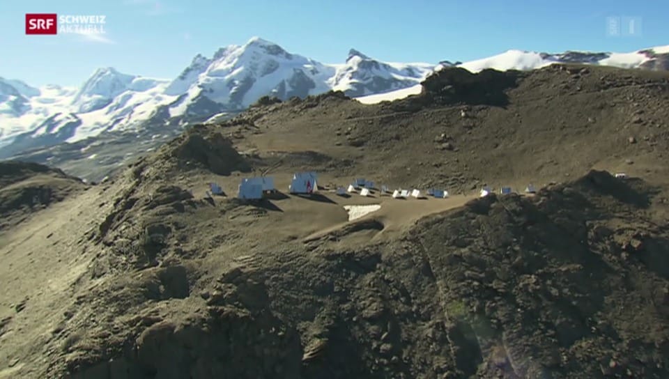 Leeres Basis-Lager am Fusse des Matterhorns