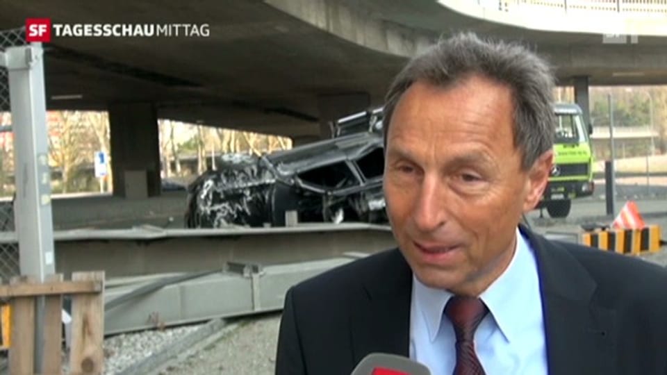 Unfall auf der Europabrücke (Archiv, 25. 3. 2012)