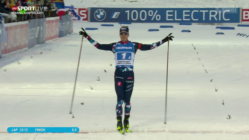 Der Zieleinlauf des norwegischen Schlussläufers Johannes Thingnes Bö