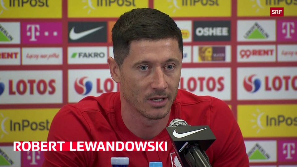 Archiv: Lewandowski kündigt Abgang bei Bayern an