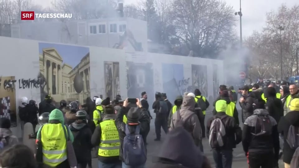 Demonstrant in Paris schwer verletzt