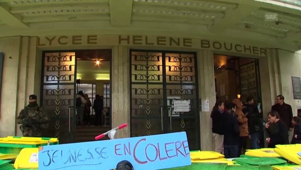 Schüler blockieren Gymnasium in Paris