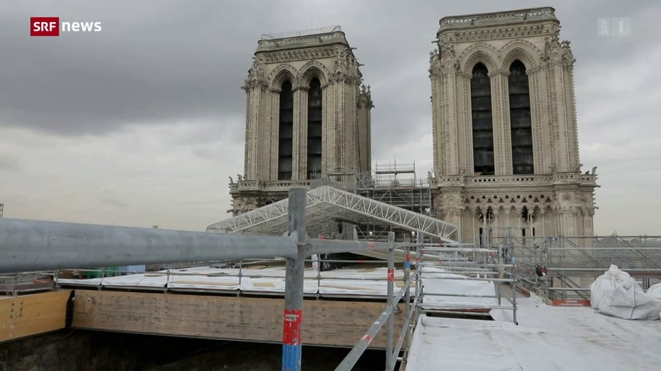 Aus dem Archiv: Sicherungsarbeiten in der Notre-Dame in Paris