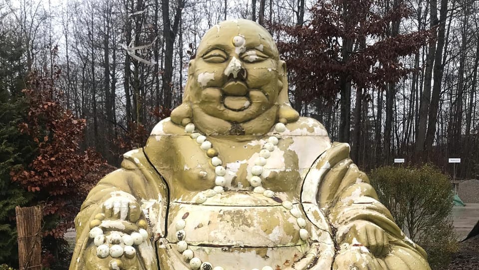 Zukunftsperspektive ungewiss: der Buddha von Winterthur sucht einen neuen Besitzer.
