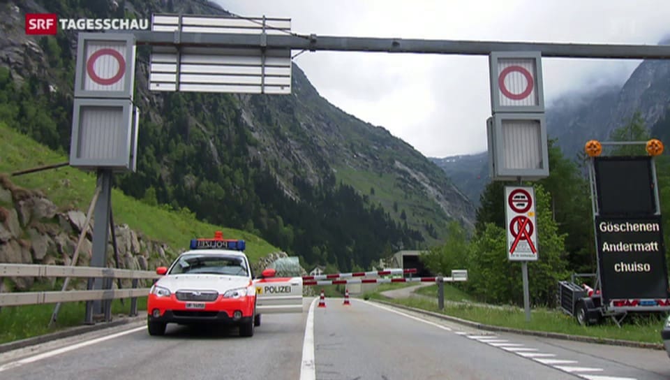 Zugang zum Gotthardpass nach Felssturz gesperrt