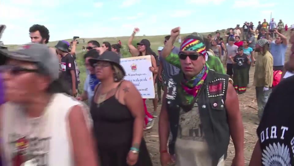 Sioux protestieren gegen Pipeline-Bau