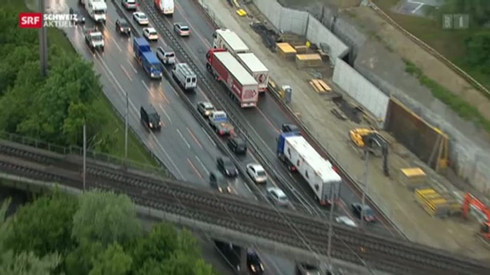 Unfall führt zu Chaos auf Autobahn A1