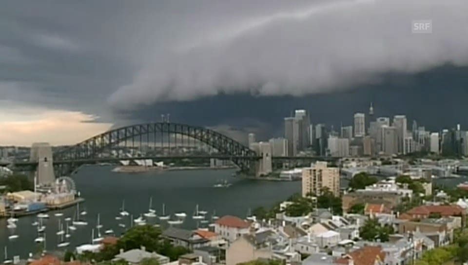 Riesige Gewitterfront über Sydney